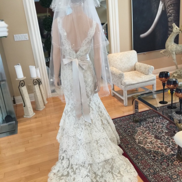 Designer wedding dress - Picture 3 of 4